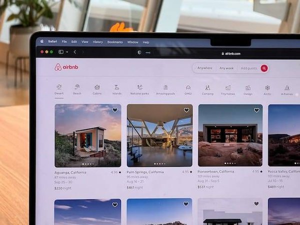 Les meilleurs sites de voyage pour seniors