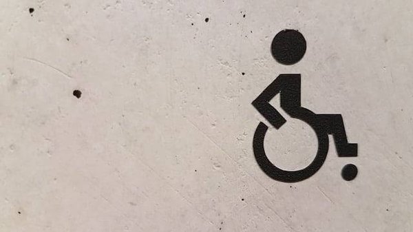 Comment trouver un hébergement adapté aux personnes à mobilité réduite quand on est senior ?