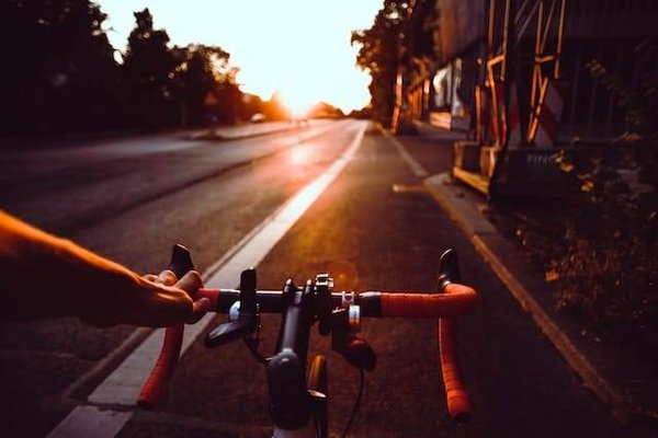 Comment se déplacer facilement et à moindre coût dans une ville quand on est senior ?